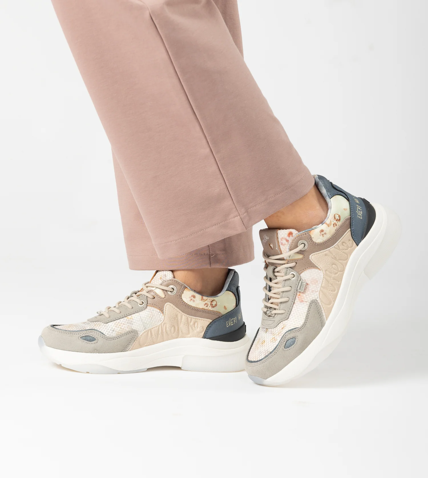 Beige sneakers Memories - Image 2