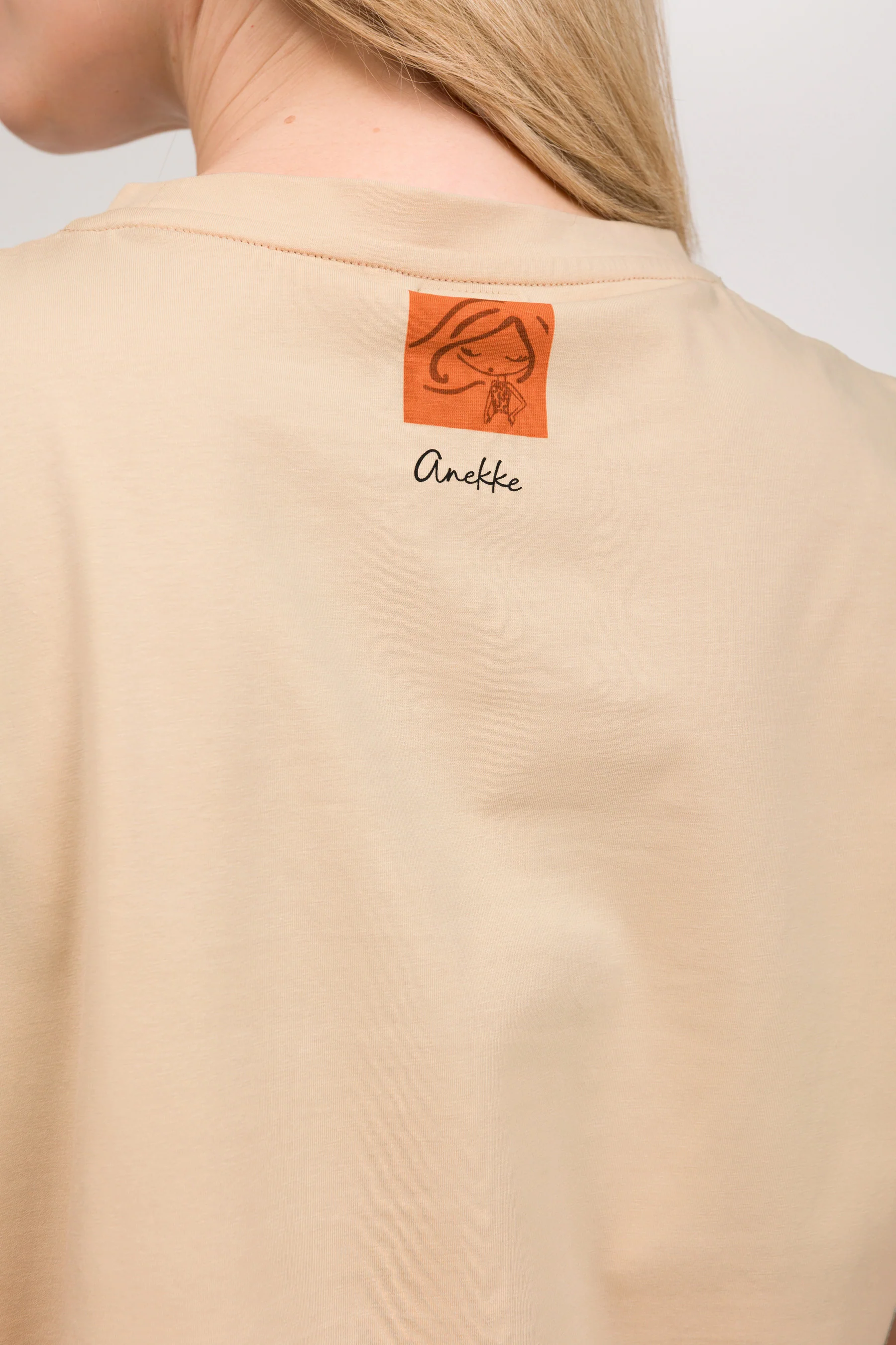 Beiges Kurzarm-T-Shirt - Image 4