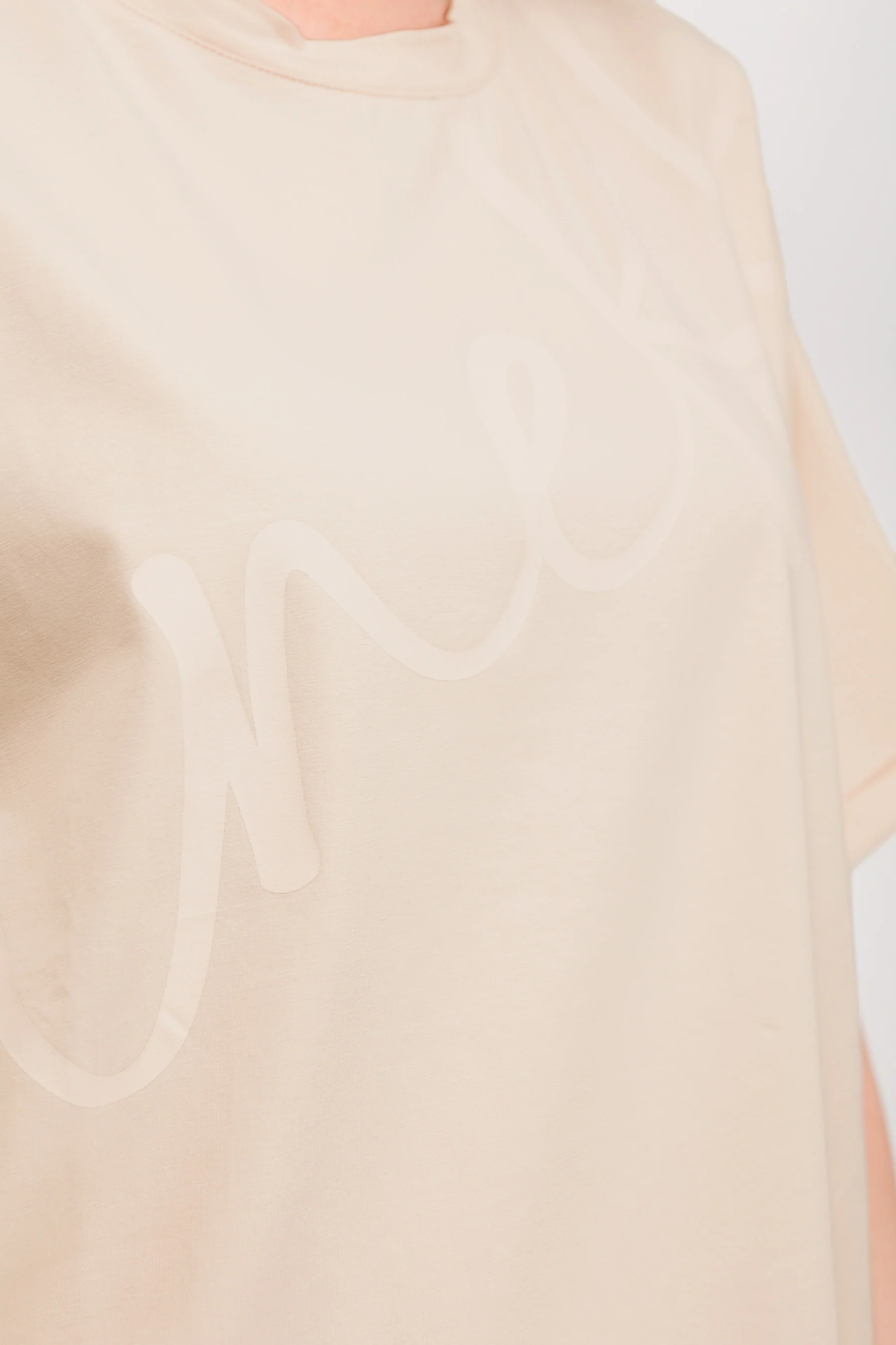 Beiges Kurzarm-T-Shirt mit Print - Image 5