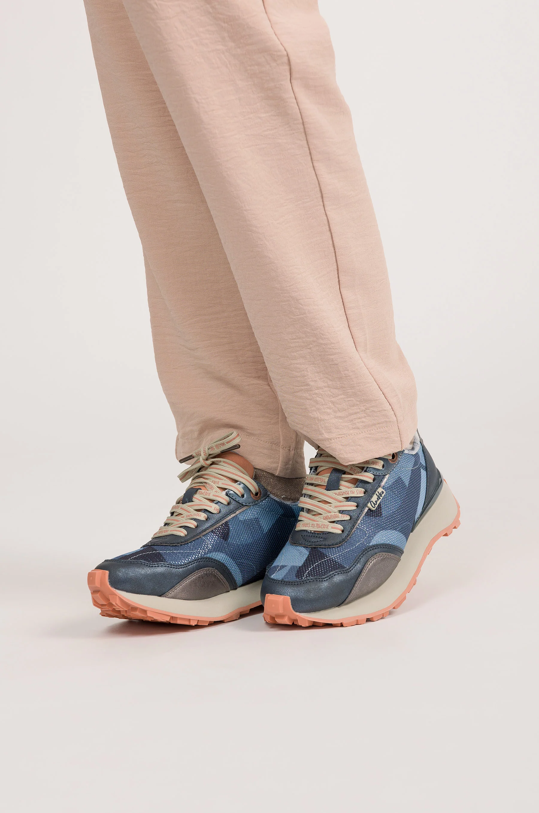 Blaue Sneaker - Image 4