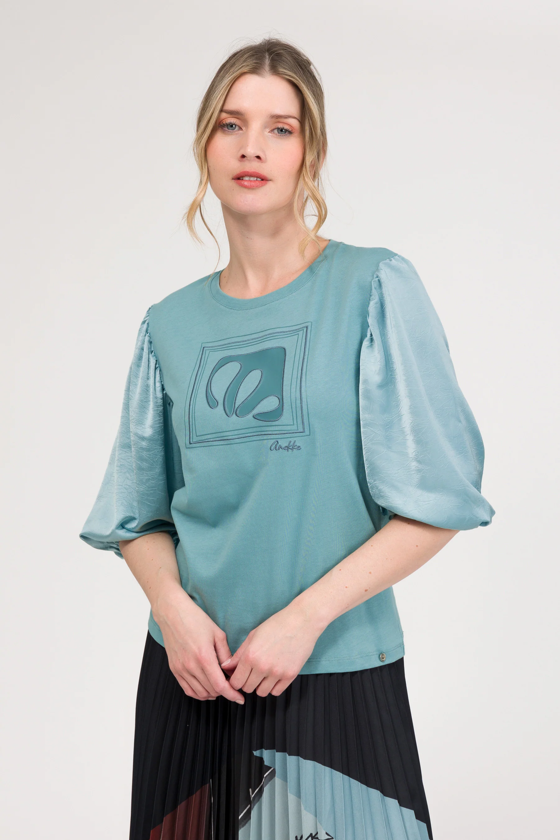 Blaues T-Shirt mit Puffärmeln - Image 2
