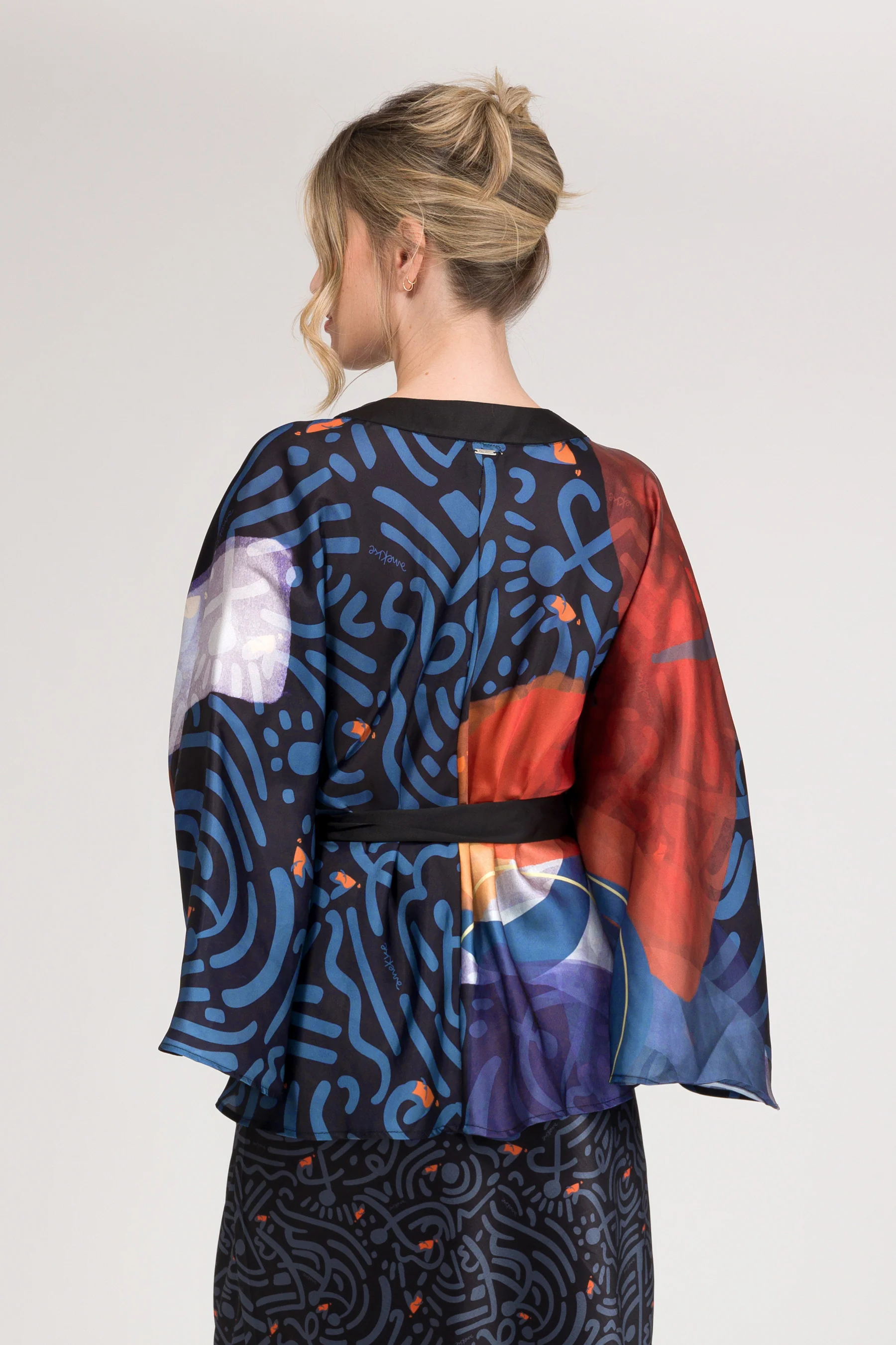 Fließender Kimono mit Muster - Image 4
