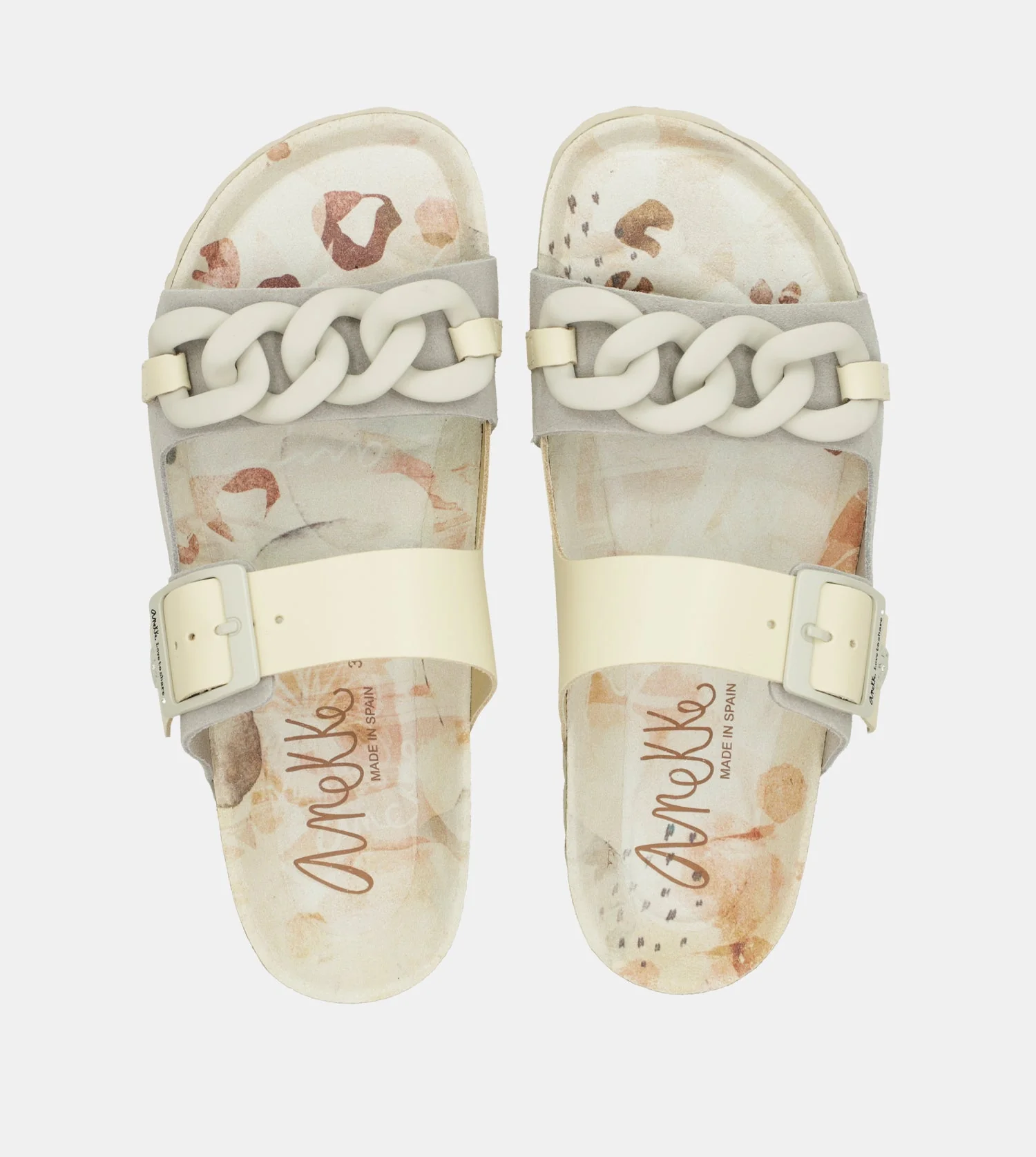 Graue Bio-Sandalen mit Kettendetail - Image 6