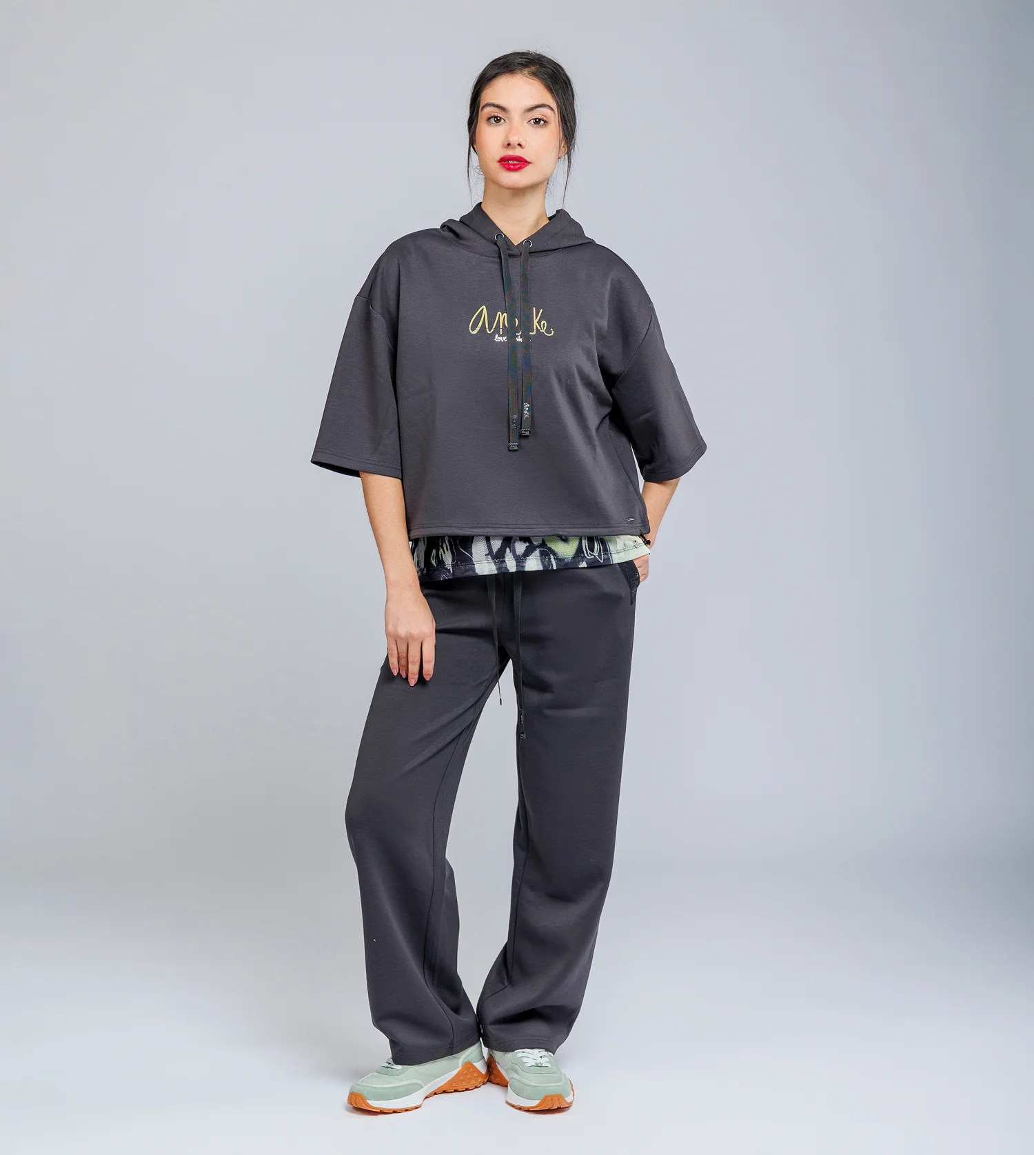 Graues Kapuzen-Sweatshirt - Image 4