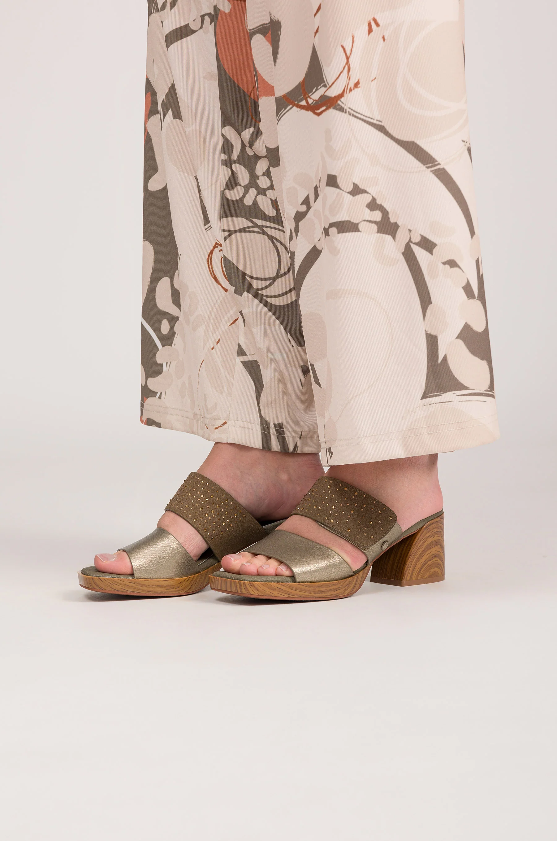 Grün-goldene Sandalen mit Strass - Image 2