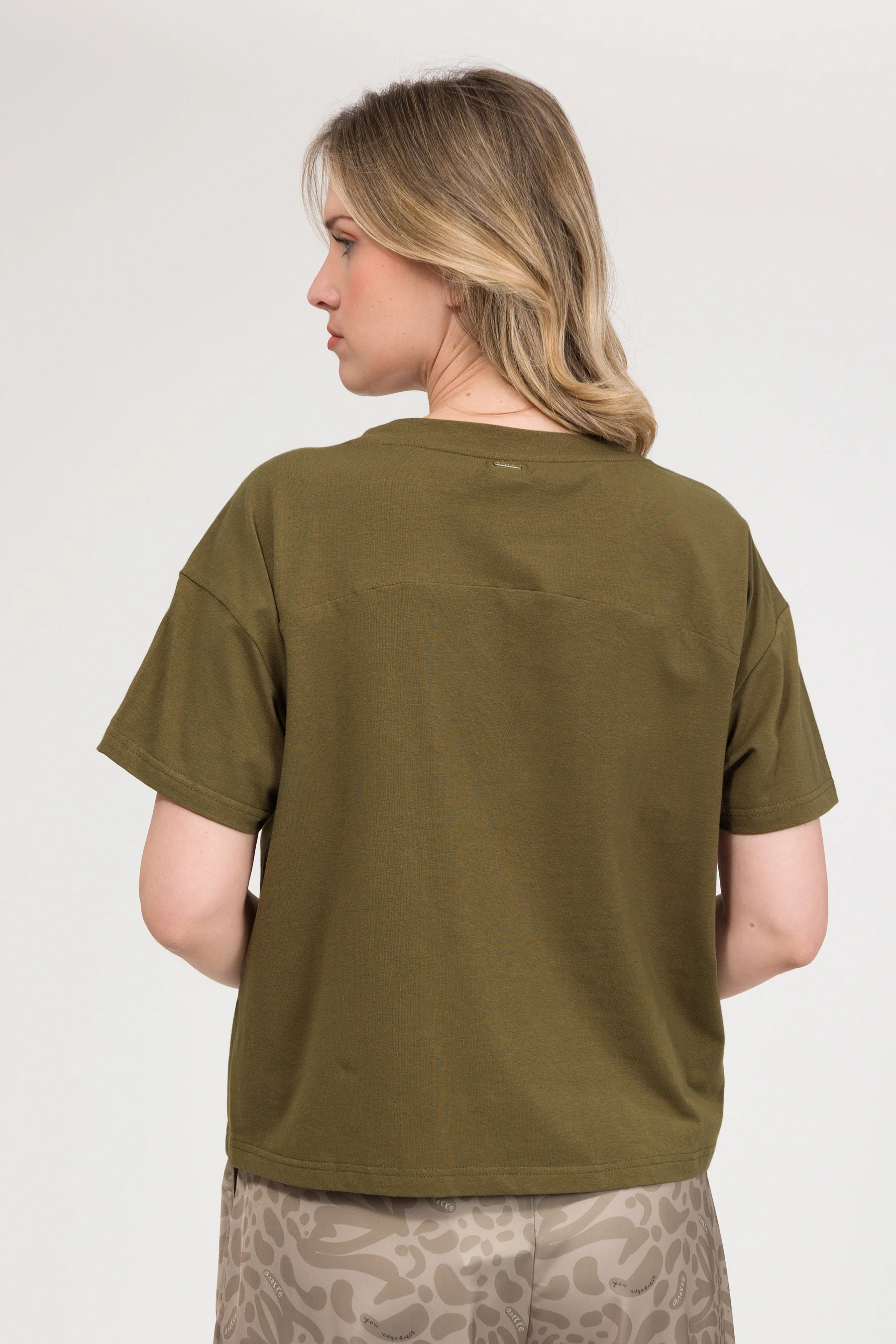 Grünes Kurzarm-T-Shirt - Image 4