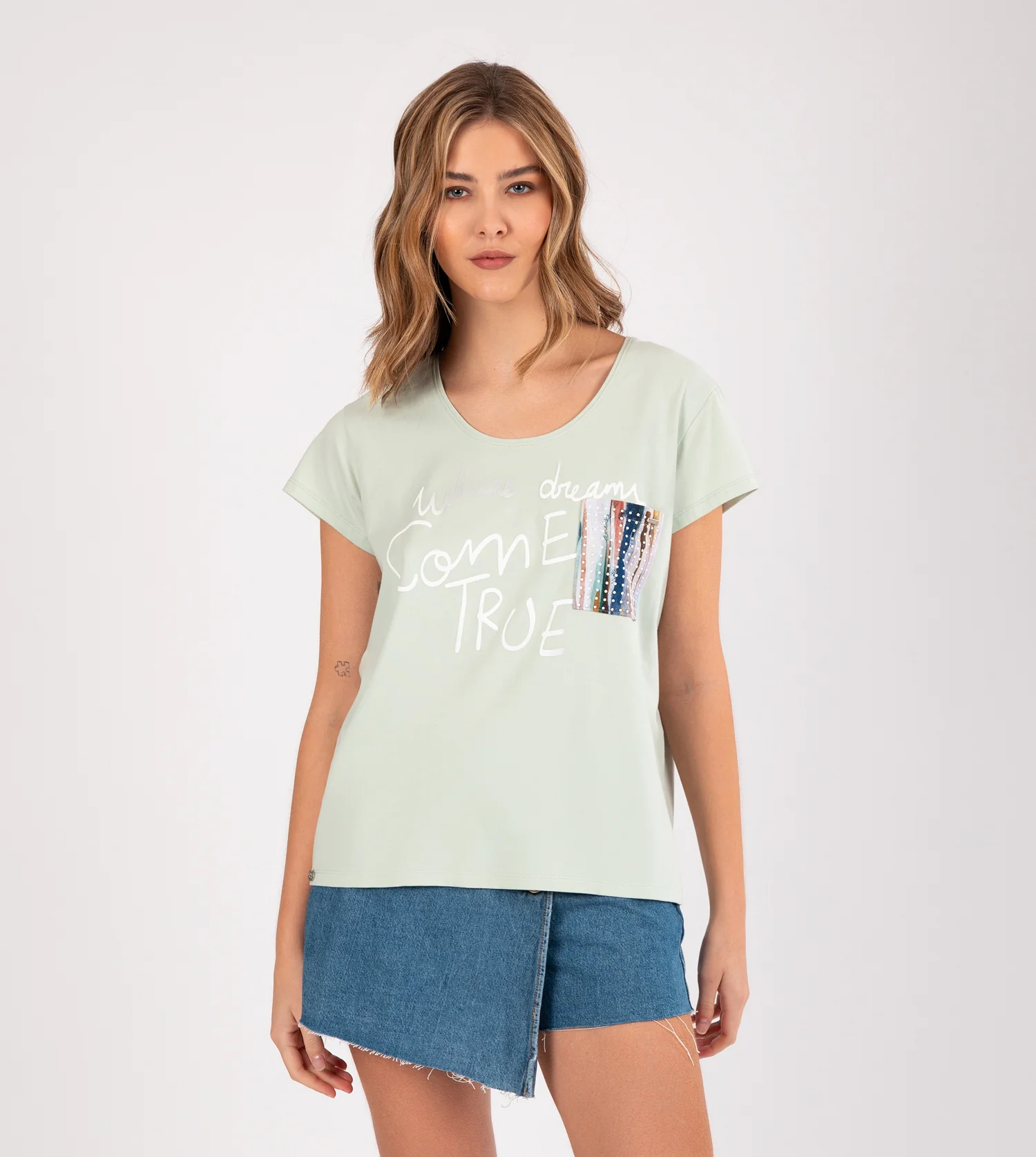Grünes Studio-T-Shirt - Image 2