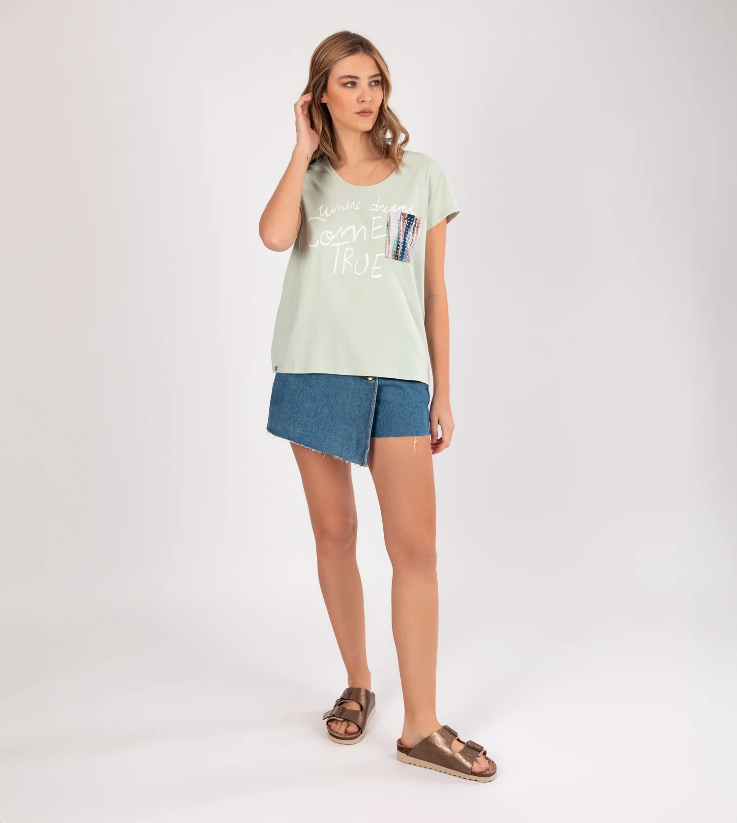 Grünes Studio-T-Shirt - Image 4
