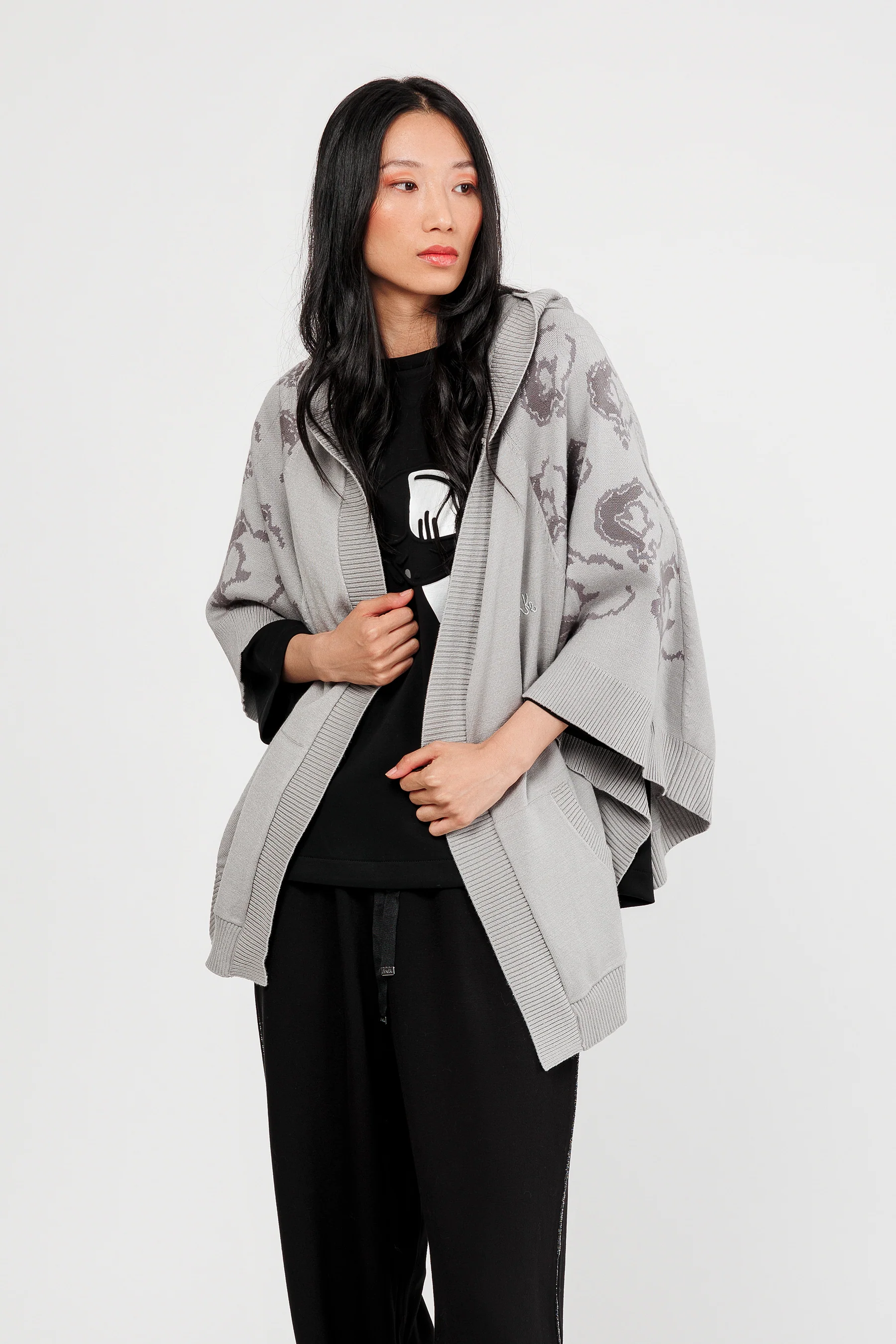 Jacke im Ponchostil grau - Image 2