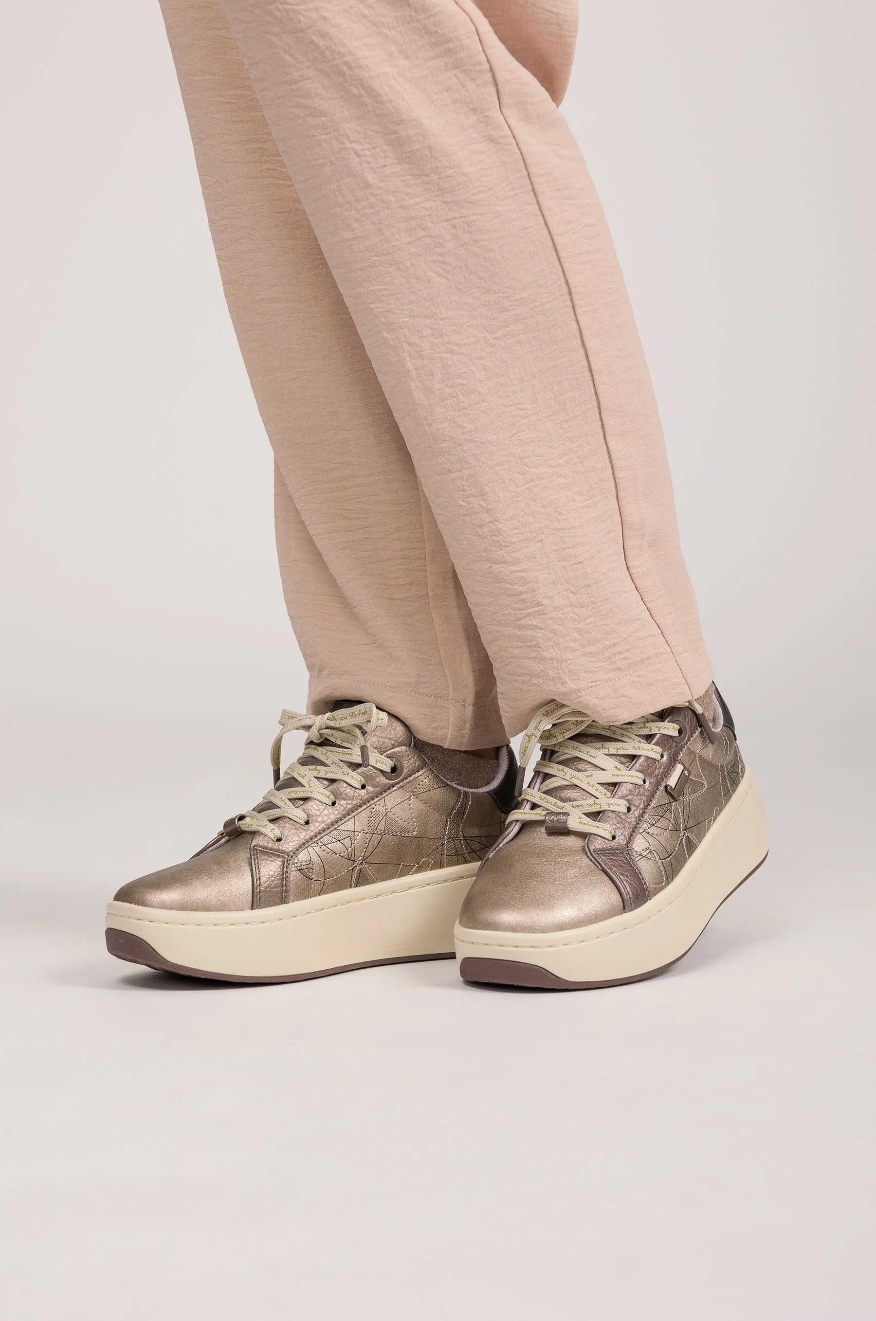Kupferne Sneaker - Image 2