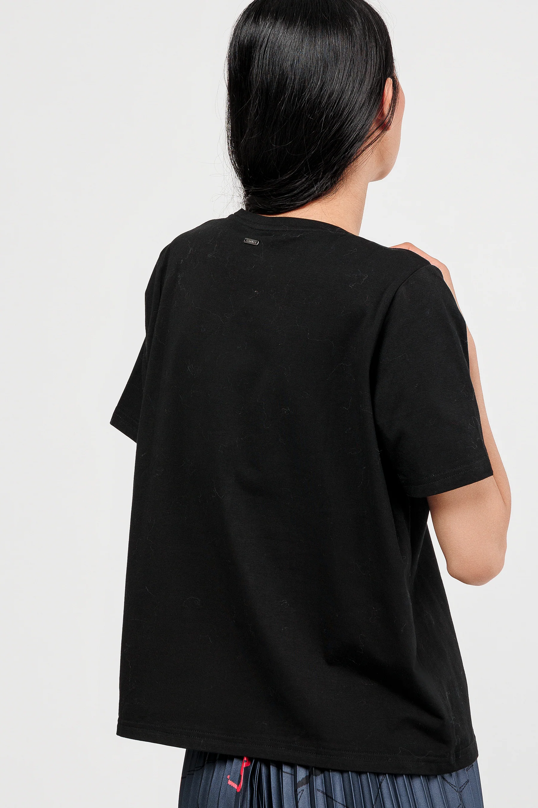 Kurzarm-T-Shirt schwarz mit Silber- und Bronzedetails - Image 4