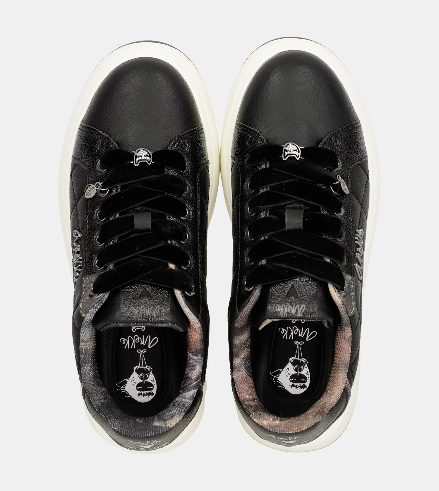 Lässige schwarze Sneaker - Image 3
