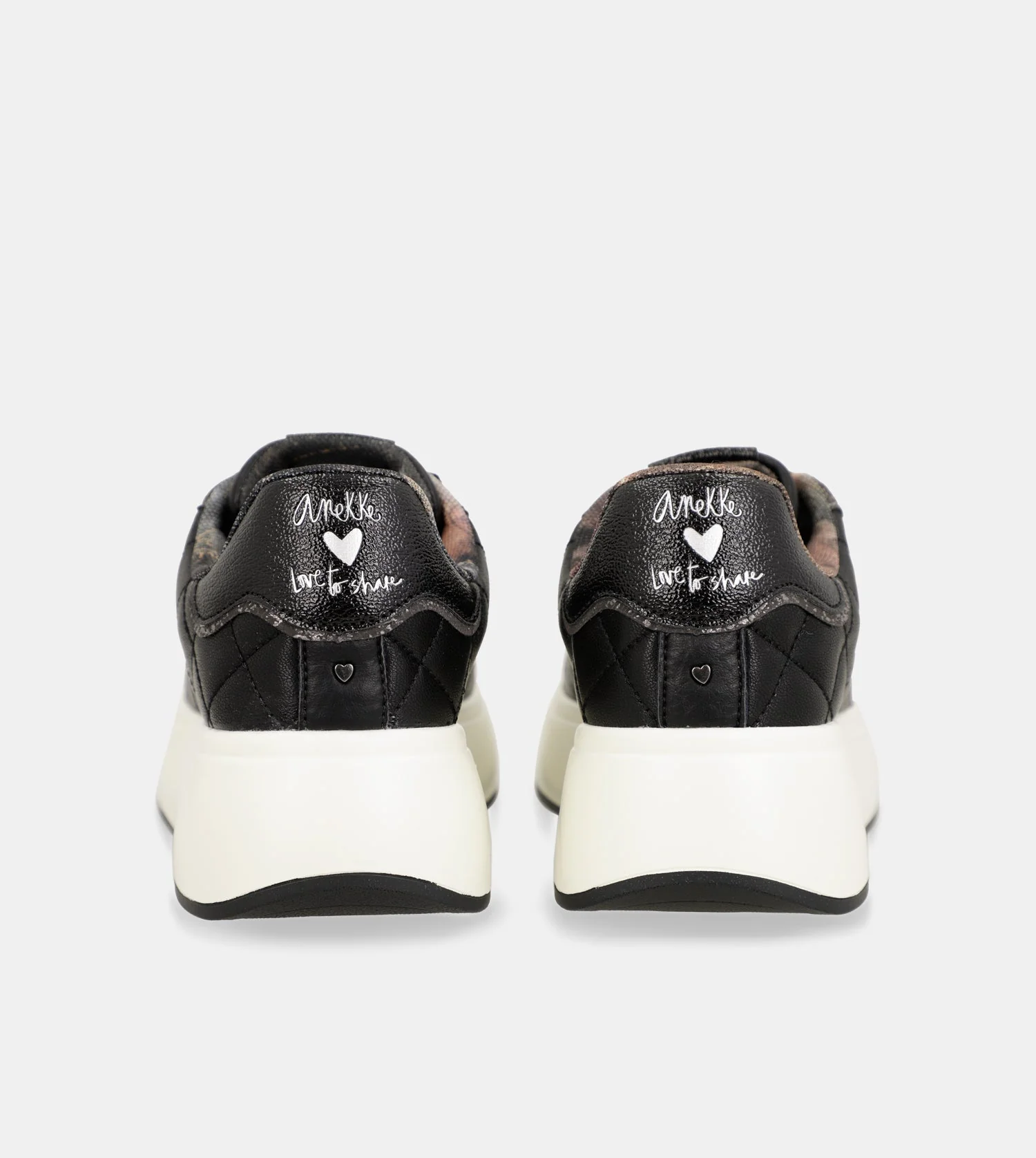 Lässige schwarze Sneaker - Image 4