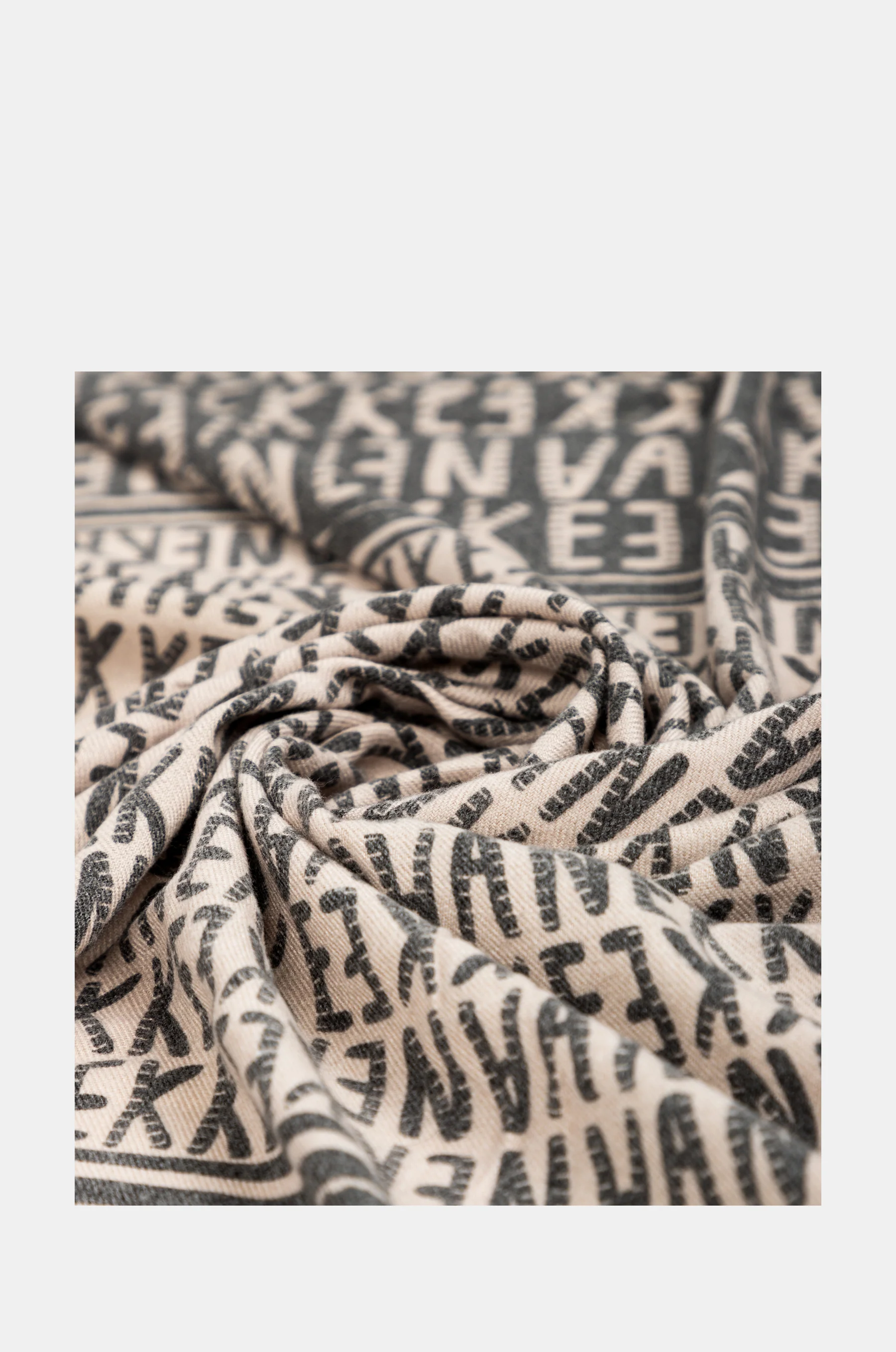 Pashmina mit Logo - Image 4