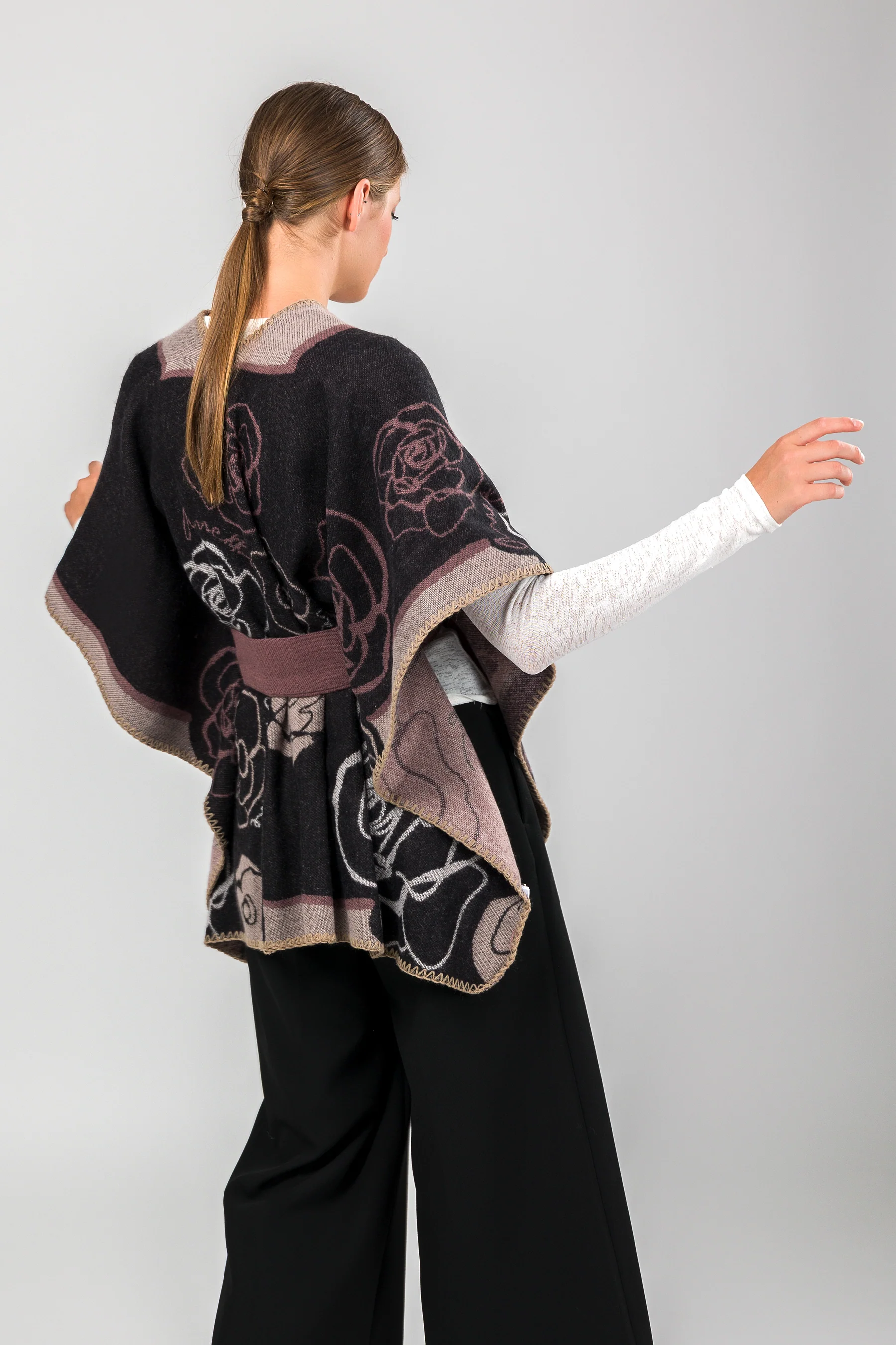 Poncho mit Gürtel rosa und schwarz - Image 3