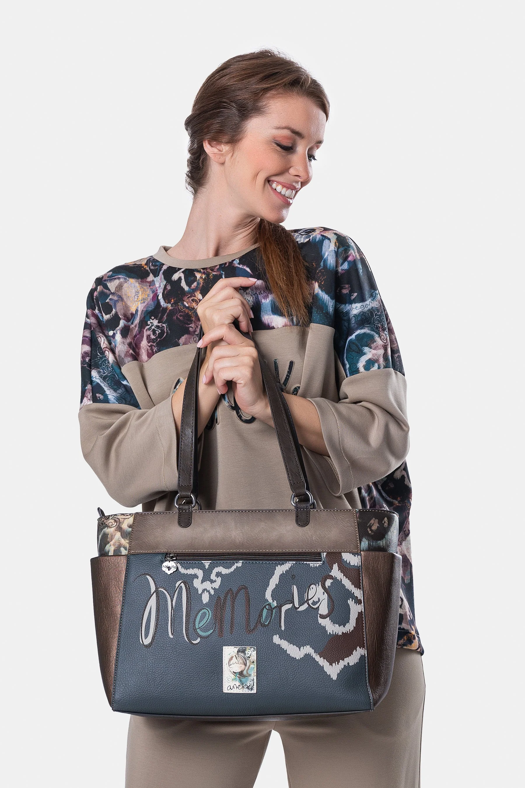 Schultertasche Manifesto groß - Image 4