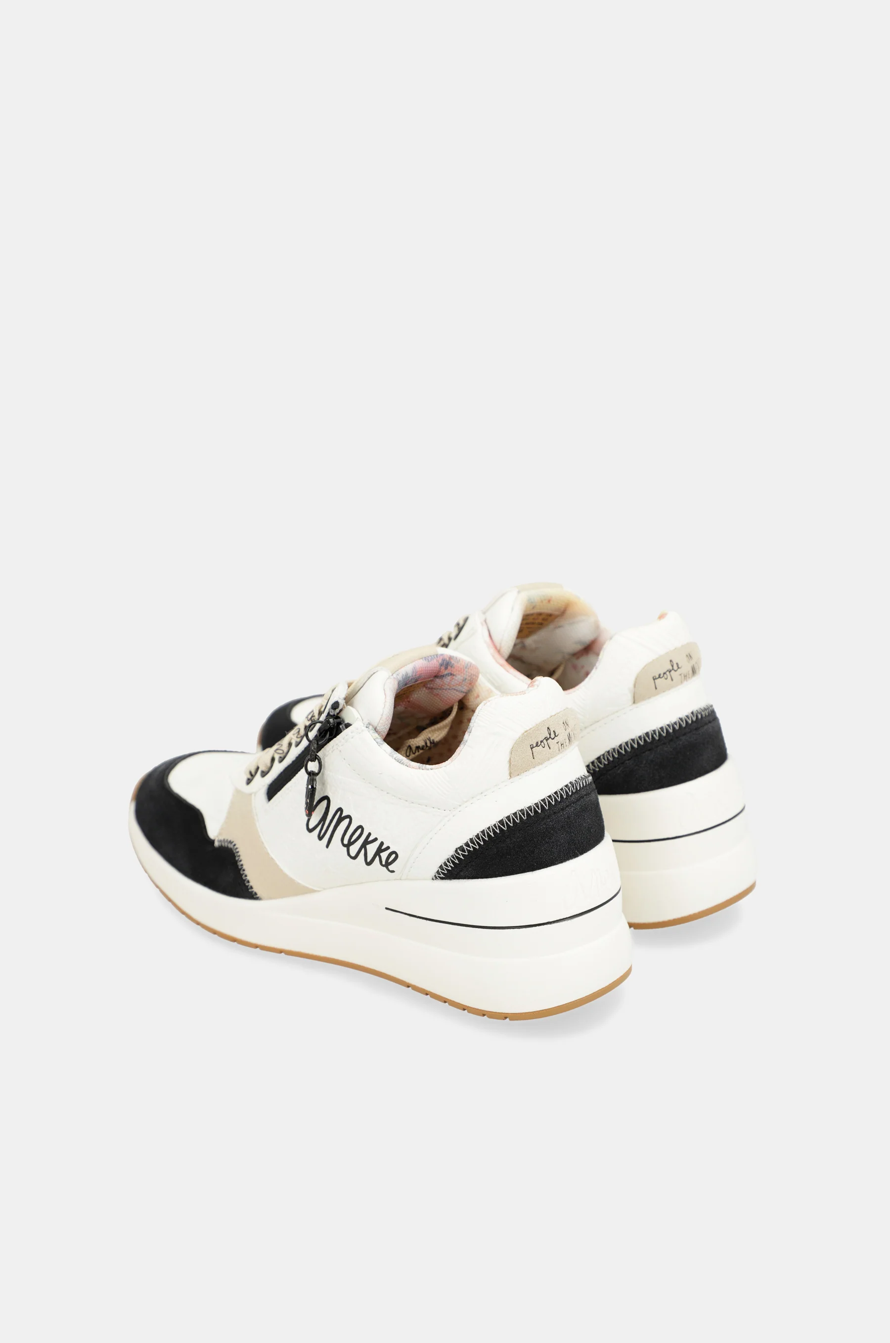 Schwarz-weiße Keilsneaker - Image 4