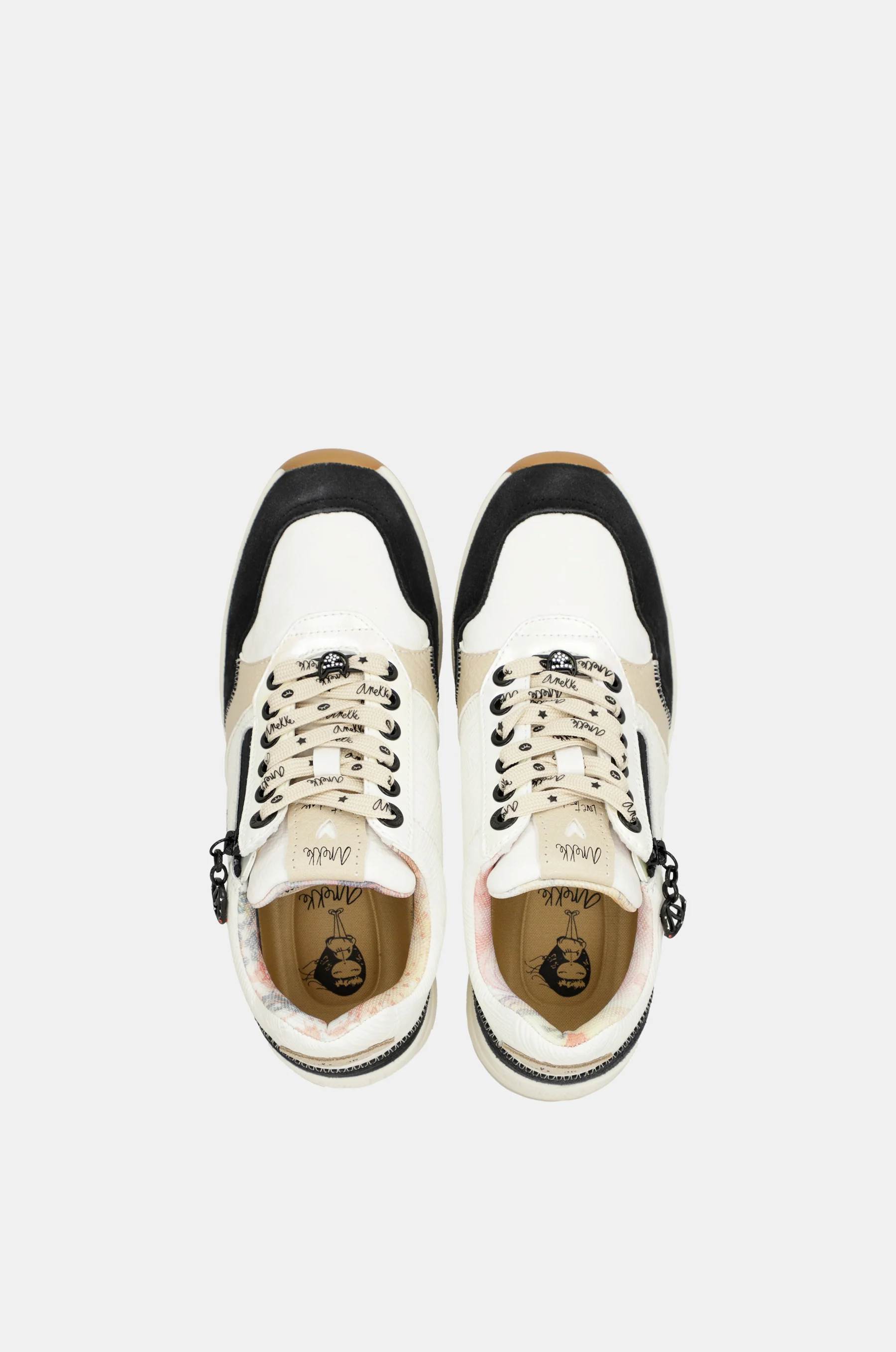 Schwarz-weiße Keilsneaker - Image 5