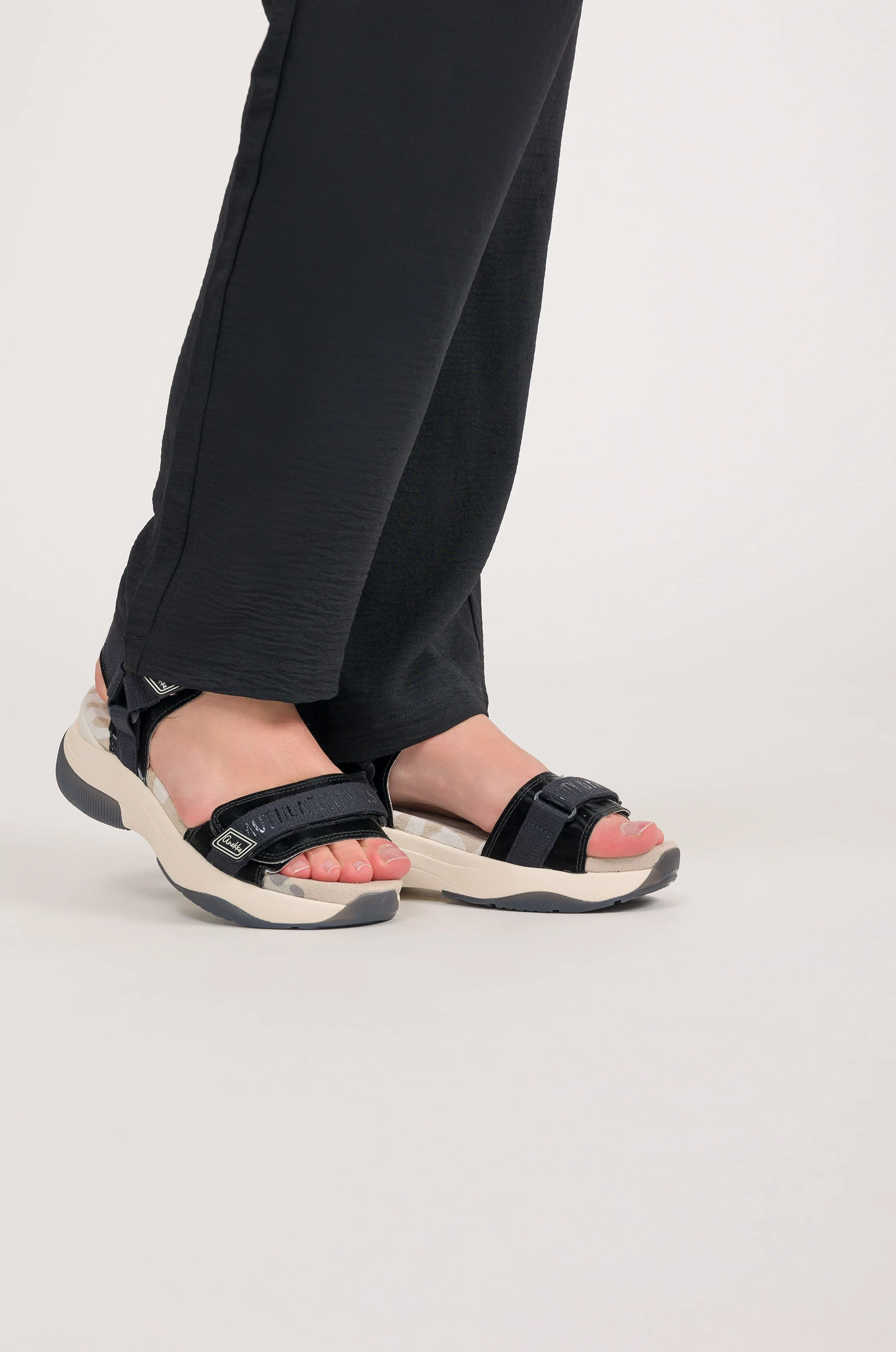 Schwarze Sportsandalen - Image 2