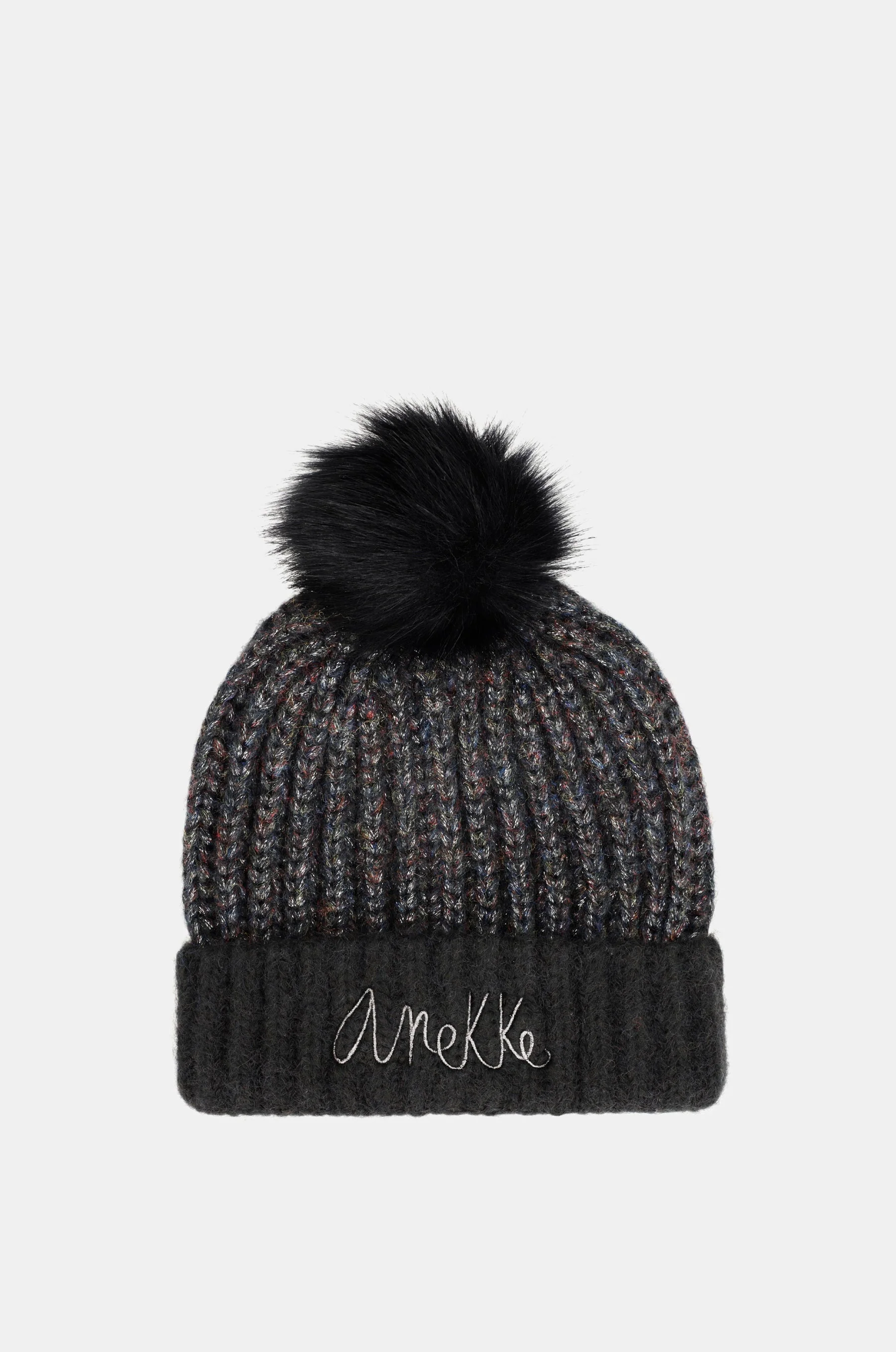 Schwarze Strickmütze mit Bommel