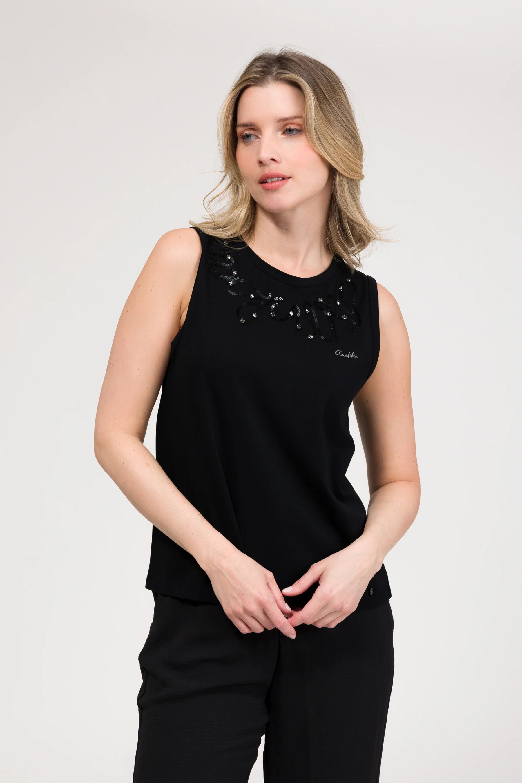Schwarzes, ärmelloses T-Shirt - Image 2