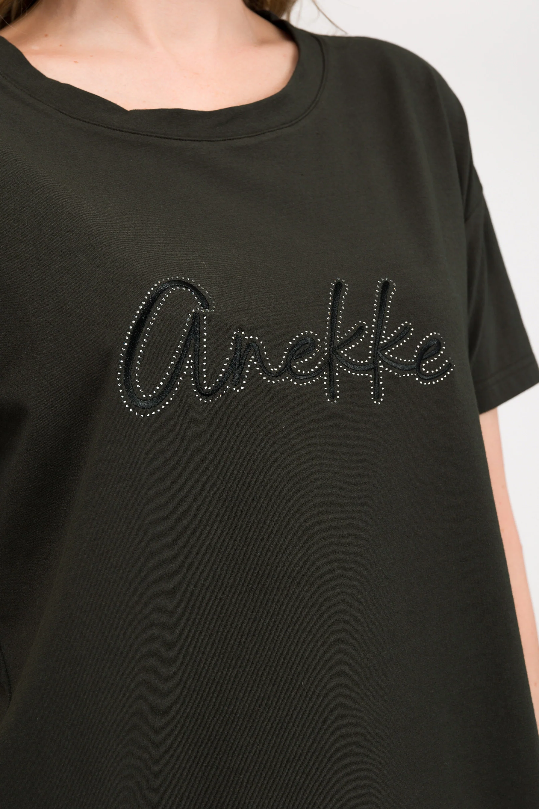 Schwarzes Kurzarm-T-Shirt - Image 5