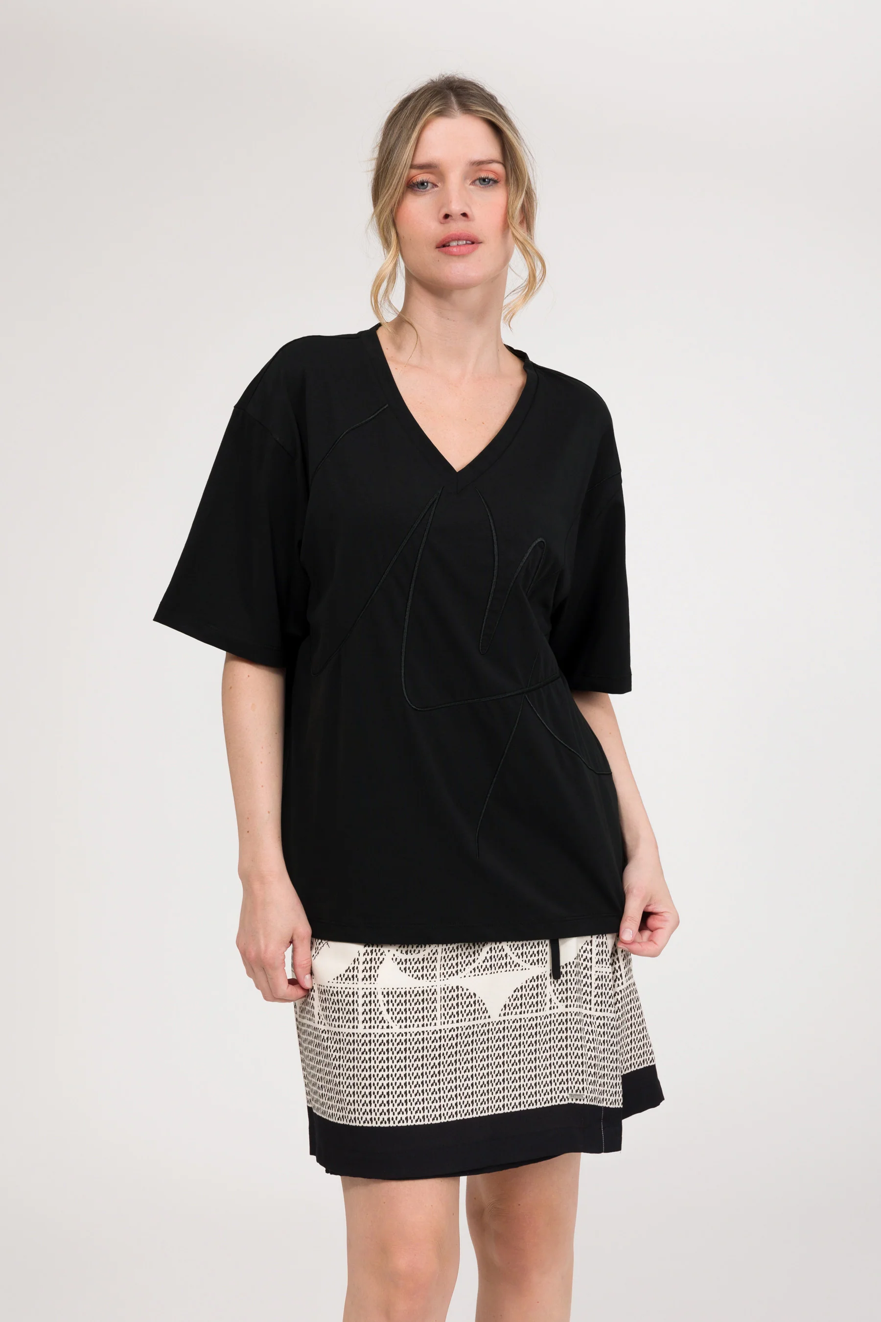 Schwarzes T-Shirt - Image 2