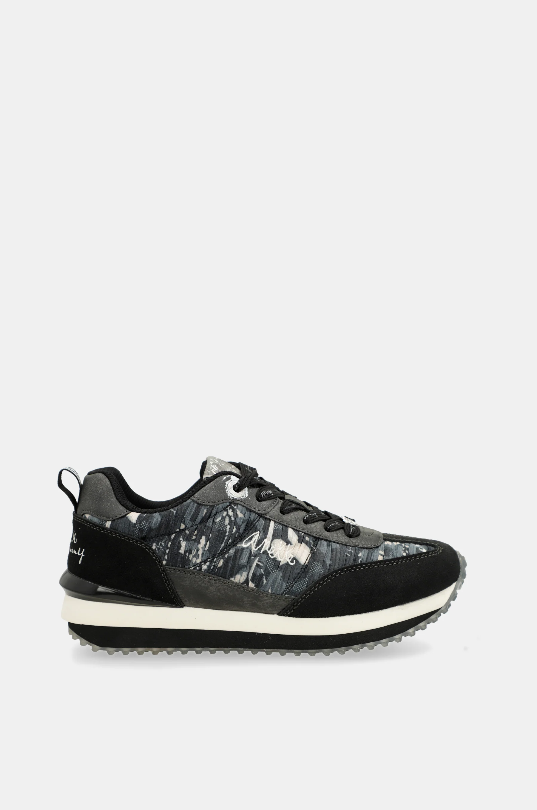 Sneakers schwarz mit mehrfarbiger Sohle