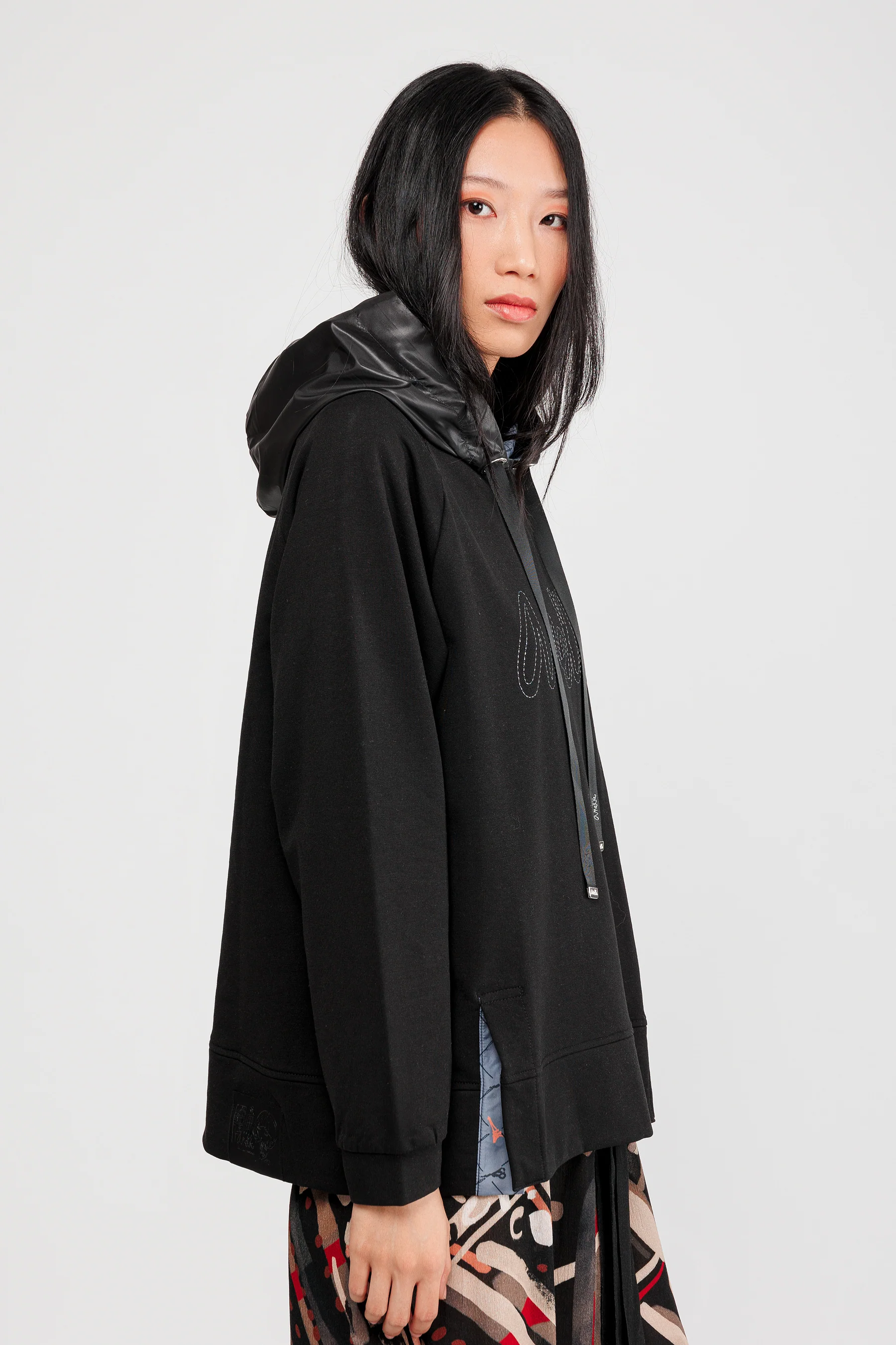 Sweatshirt mit Kapuze schwarz - Image 2