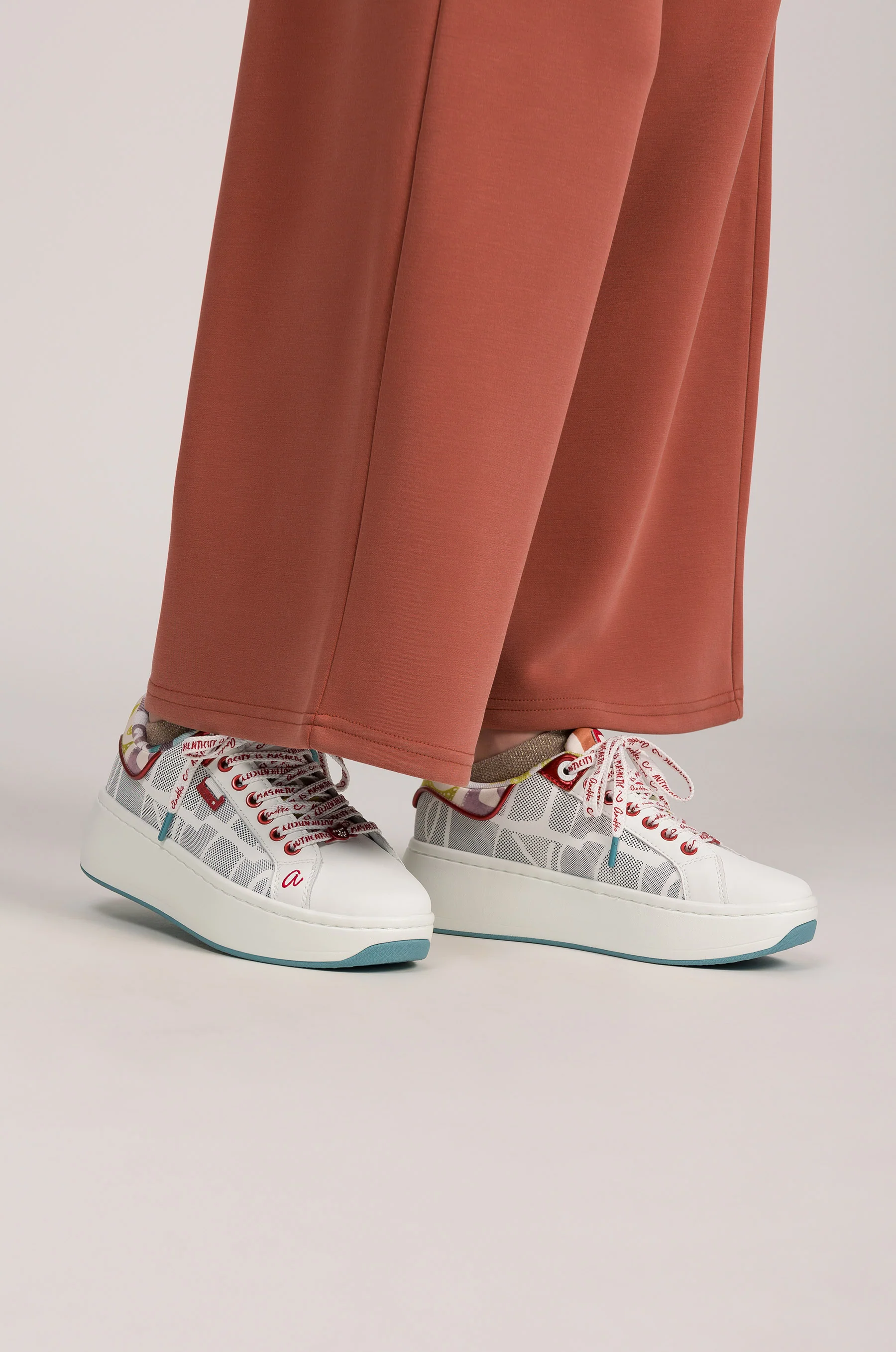 Weiße Amphora Sneaker - Image 2
