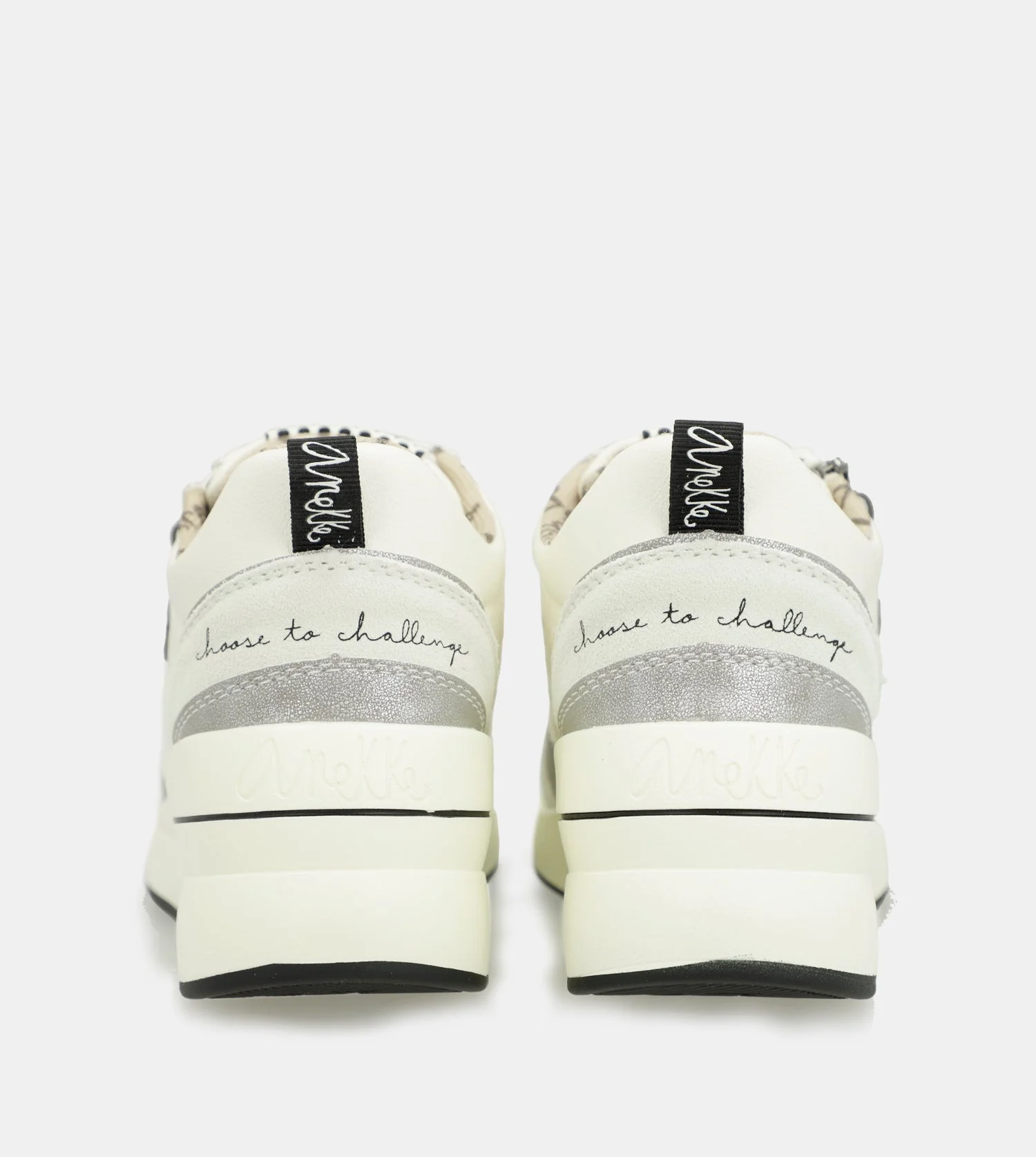 Weiße Keil-Sneakers mit Punkten - Image 5